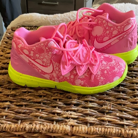 Nike Kyrie x SpongeBob SquarePants Mid Patrick CN4501-600